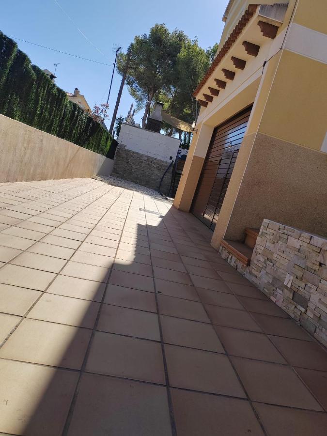Villa Genis Калафел Екстериор снимка